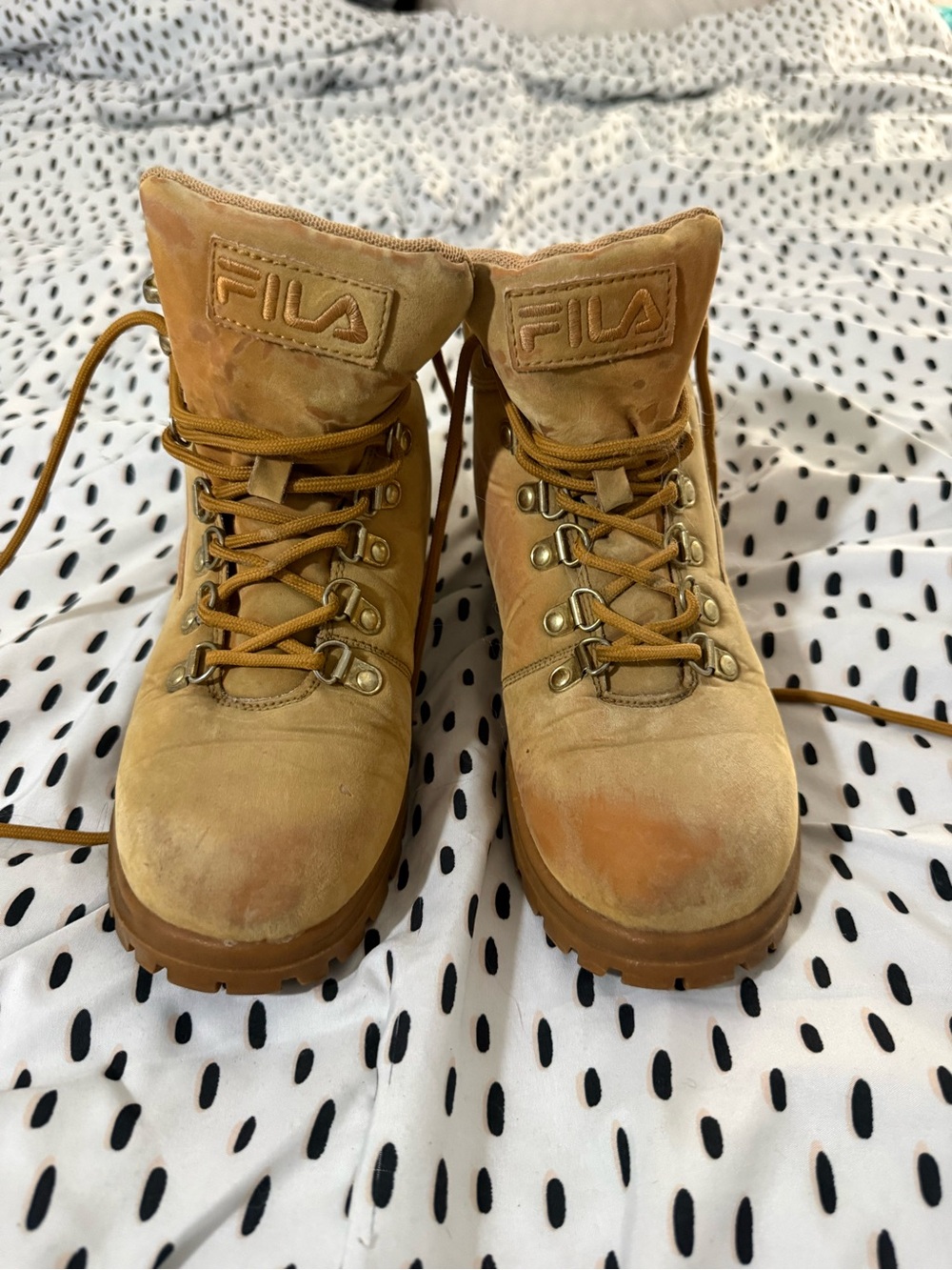 FILA women’s Tan Suede Hiking Boots